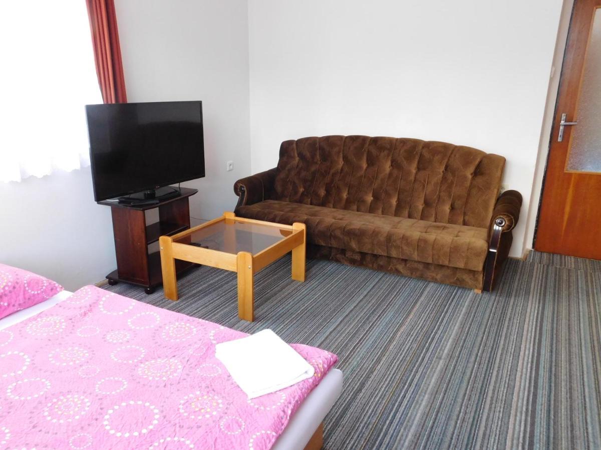 Pension U Mojmíra Rokytnice nad Jizerou Exterior foto